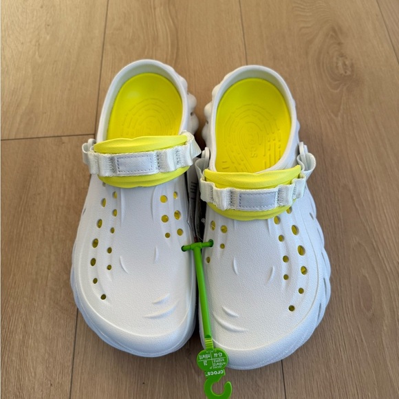 CROCS Incredibly comfortable Unisex Echo Clogs - Picture 4 of 5